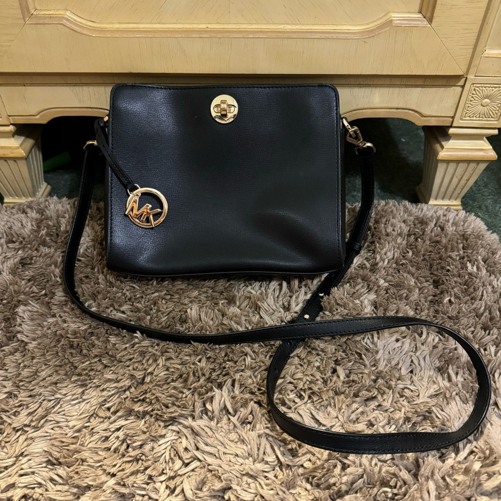 Micheal Kors turn lock crossbody purse